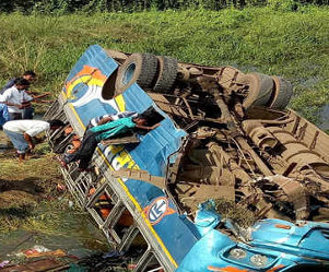 Bus-collides-with-canal-in-Hooghly-6-killed-20-wounded
