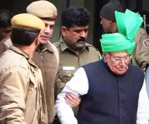 Family-tension-in-front-of-Chautala-family