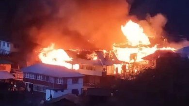 अमेरिका : मकान में लगी भीषण आग, जिंदा जल गए ३ बच्चों समेत १० लोग