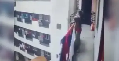 महिला ने ४ साल की बच्ची को चौथी मंजिल से फेंका, सीसीटीवी में कैद हुई दिल दहला देने वाली वारदात