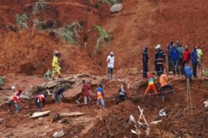 Landslide during funeral in Cameroon – 14 killed – many buried under debris