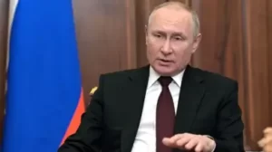 Putin meets soldiers' mothers, condemns media's lies