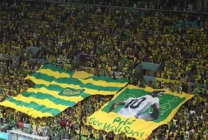 Brazilian fans remember the great Pele
