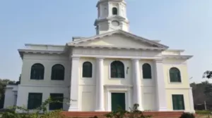 6 injured in shooting near a London church