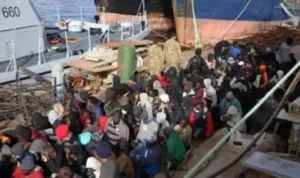 Tunisia rescues 305 migrants bound for Italy from sinking boats