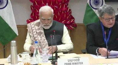 Modi holds meeting with economists amid global challenges