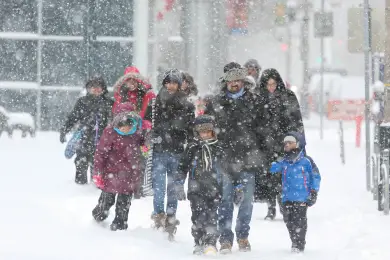 10 to 15 cm of snow in Toronto, weather likely to remain bad