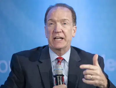 The head of the World Bank announced his resignation amidst the economic crisis of many countries