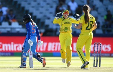 Australia beat India by 5 runs, dream of world cup broken
