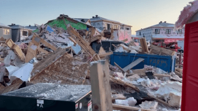 Explosion damages house in Ottawa, 8 injured