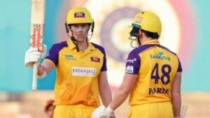 Warriors win with fifties from McGrath, Harris