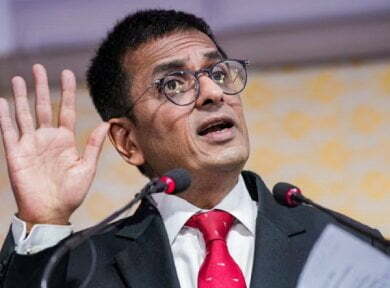 CJI Chandrachud's warning to the lawyer, said- Do not play with my authority