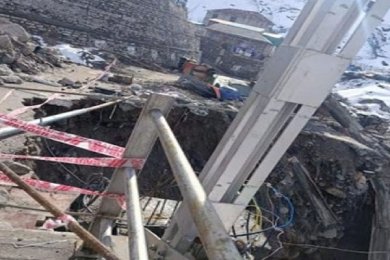 Kedarnath Dham: Guards of the bridge installed to connect Garudchatti and Modi cave damaged, movement stopped