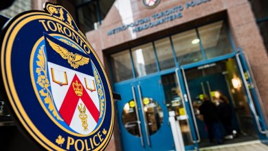 Two teenage girls arrested for trying to rob a car at knife point