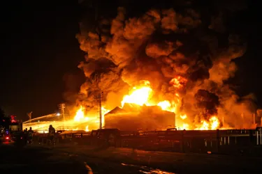 Massive-fire-breaks-out-at-oil-refinery