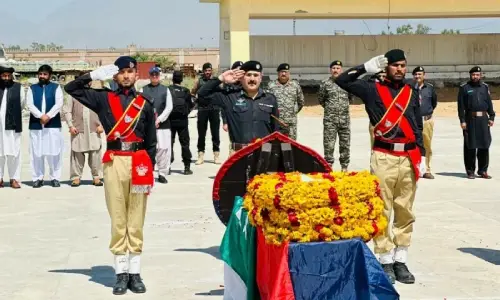 पाकिस्तान में आतंकियों ने पुलिस चेकपोस्ट पर किया हमला